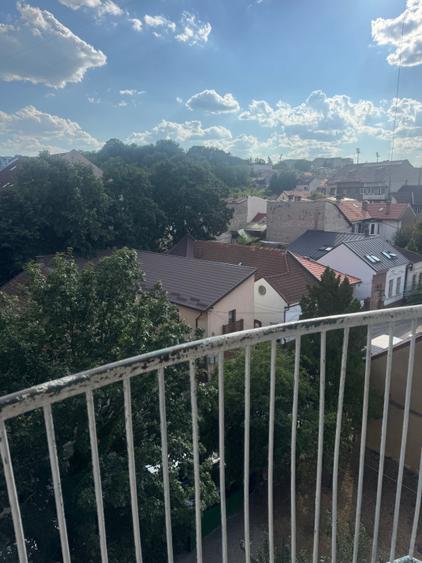 Apartament cu 2 camere decomandat în Horea