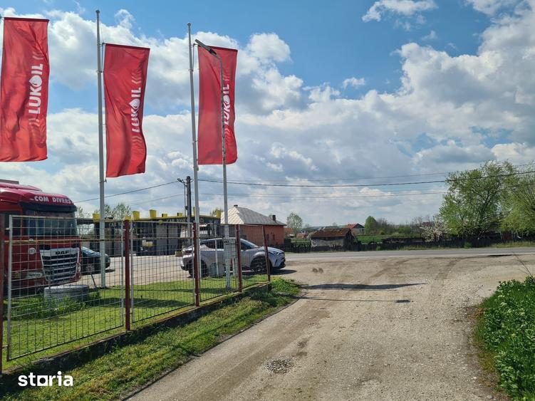Teren de 5656 mp, în Mihăești