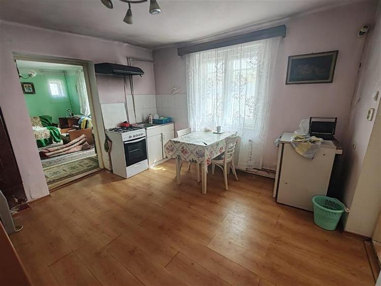 Casă individuală cu 4 camere cu Teren 622 Mp în Est