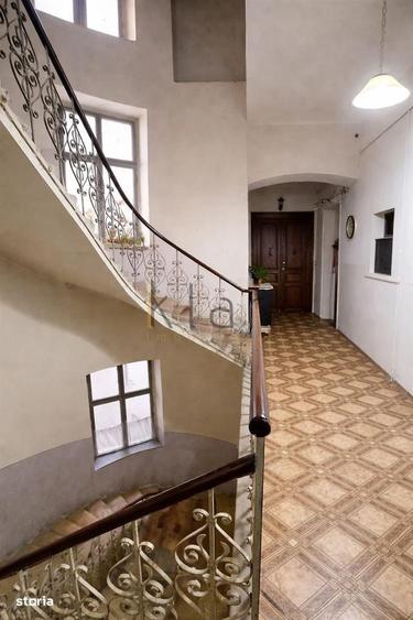 Apartament cu 4 camere în Ultracentral