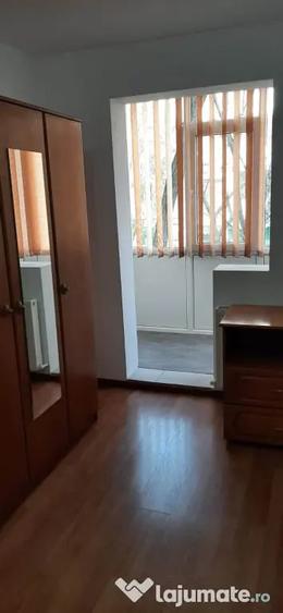 Apartament cu 3 camere semidecomandat în Malu Roșu