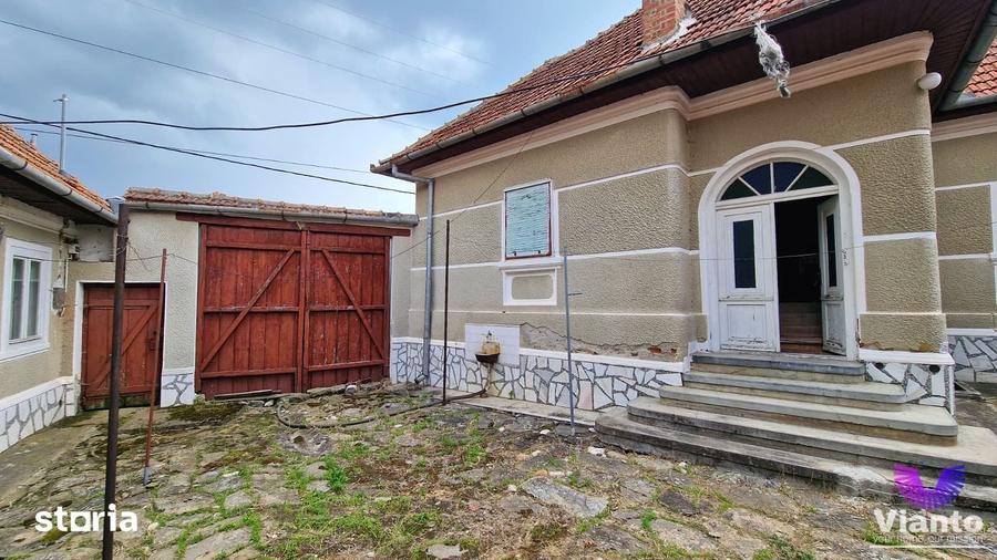 Casă cu 3 camere cu Teren 909 Mp în Poiana Sibiului