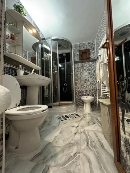 Apartament cu 3 camere decomandat, mobilat în Radu Negru