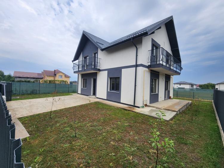 Casă individuală cu 5 camere cu Canalizare în Miroslava