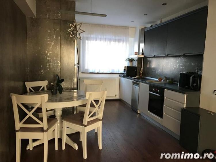 Apartament cu 3 camere decomandat în Lipovei
