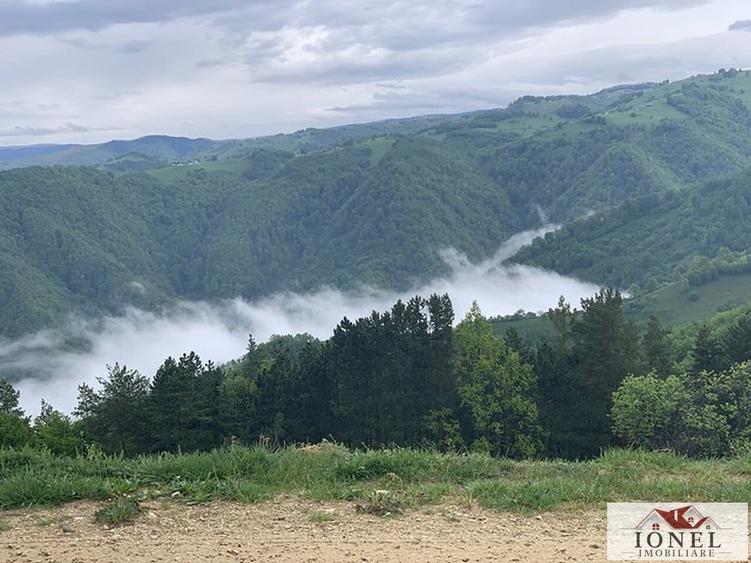 Casă individuală cu 3 camere cu Teren 84843 Mp în Săsciori