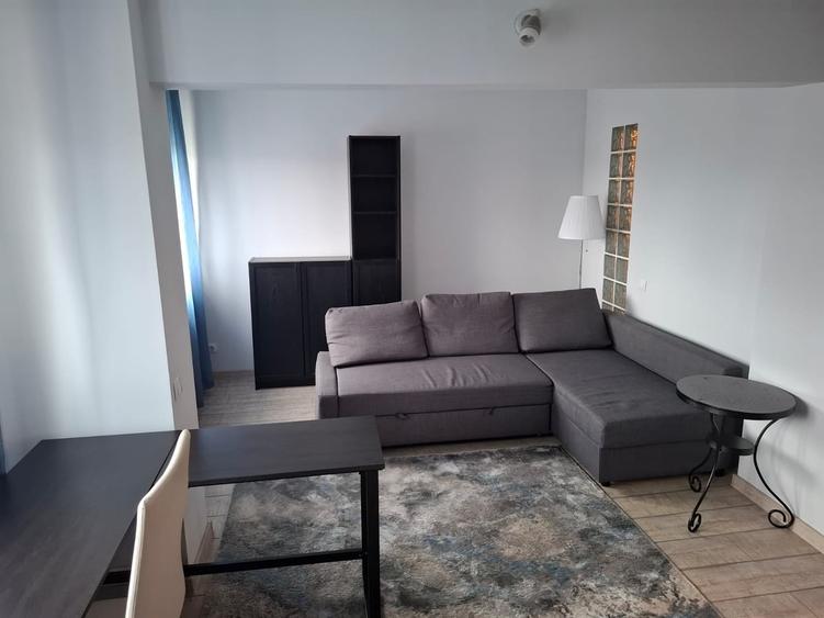 Apartament semidecomandat în Rahova