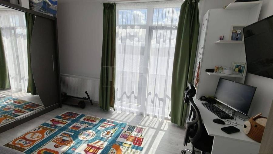 Apartament cu 3 camere decomandat în Baciu
