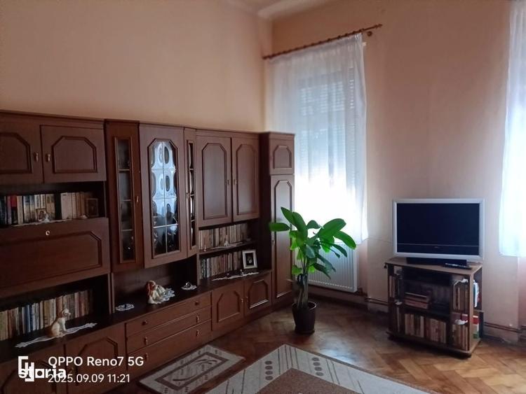 Casă cu 3 camere cu Teren 2258 Mp în Central