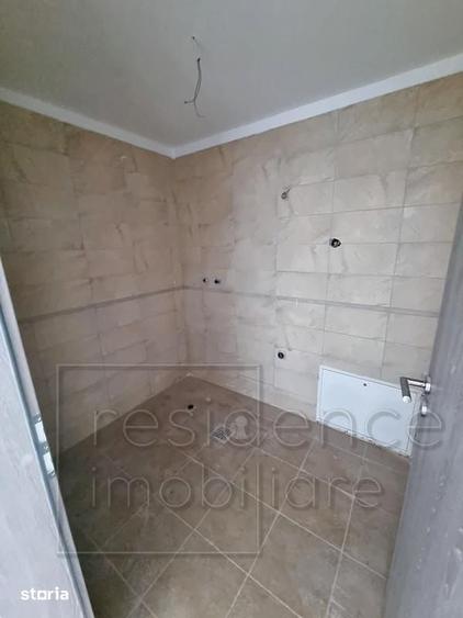 Apartament cu 4 camere decomandat în Gruia