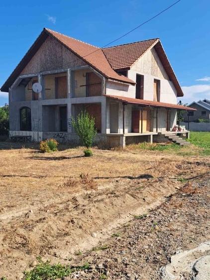 Duplex cu 6 camere cu Teren 659 Mp în Potoceni