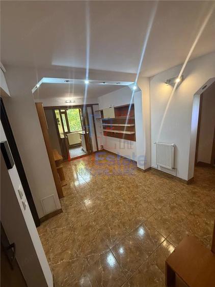 Apartament cu 2 camere decomandat în Filiași