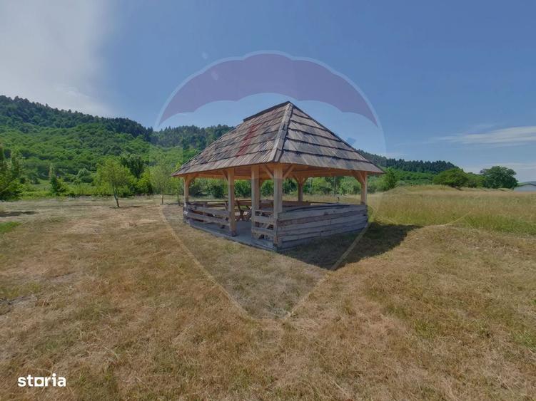 Casă cu 3 camere în Sarasău