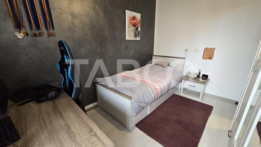 Apartament cu 3 camere decomandat, mobilat în Periferie
