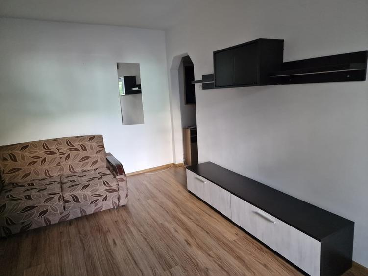 Apartament cu 2 camere nedecomandat în Tătărași