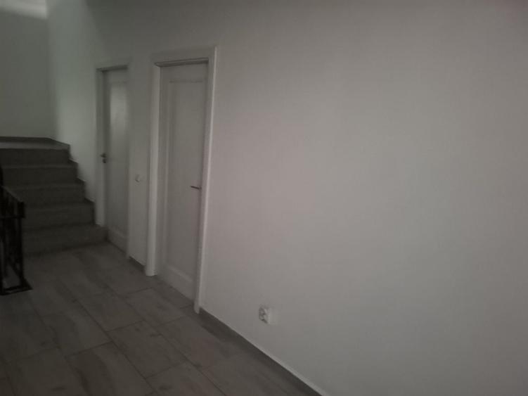 Casă cu 4 camere cu Teren 400 Mp în Central