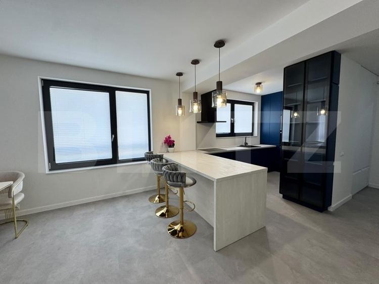 Apartament cu 3 camere decomandat, mobilat în Central