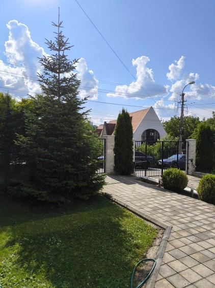 Casă cu 4 camere în Andrei Mureșanu