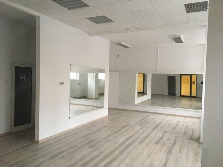 Casă cu 6 camere cu Teren 125 Mp în Central