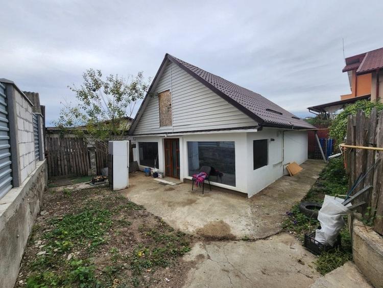 Casă individuală cu 3 camere cu Teren 250 Mp în Valea Adâncă