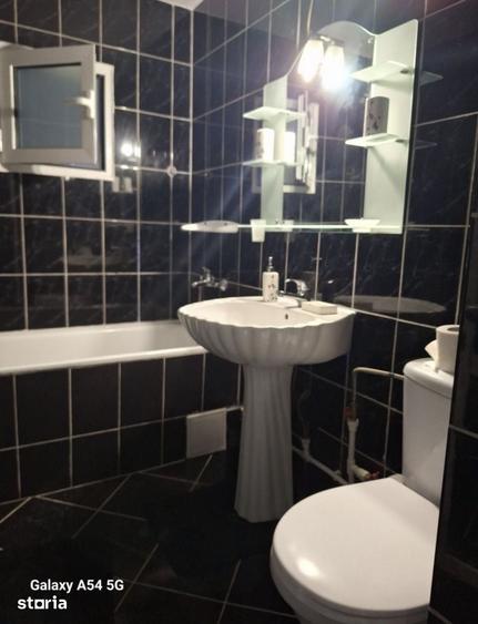 Apartament cu 2 camere decomandat în Calarași 4