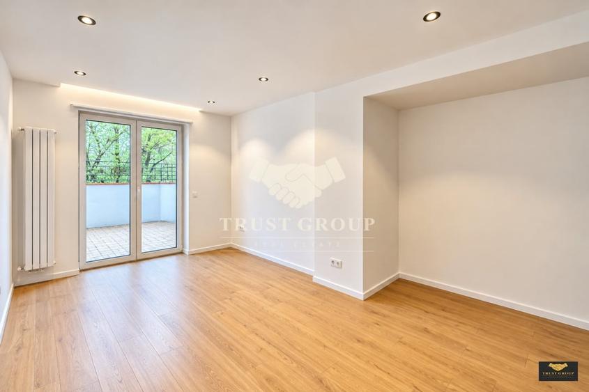Apartament cu 4 camere decomandat, mobilat în P-ța Victoriei