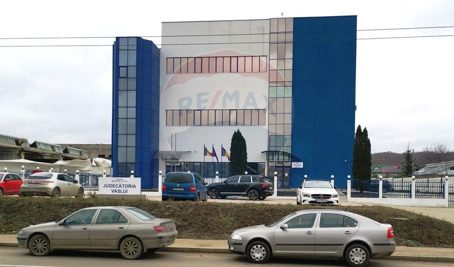 Spațiu comercial, de 1,537.4000244141 mp, în Nord