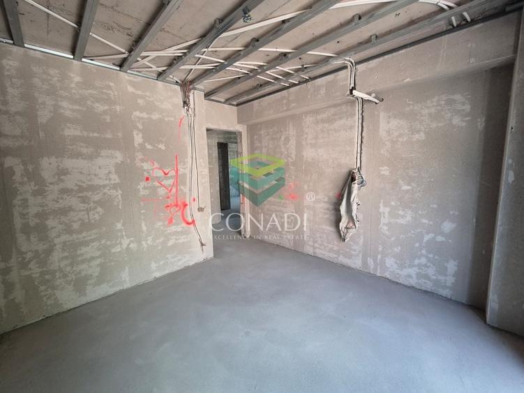Apartament cu 3 camere decomandat în P-ța Victoriei