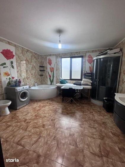Casă cu 6 camere cu Teren 295 Mp în Rădăuți