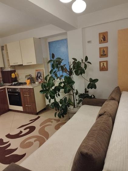 Apartament cu 2 camere semidecomandat în Apărătorii Patriei