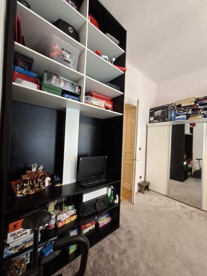 Apartament cu 4 camere circular, mobilat în P-ța Maria