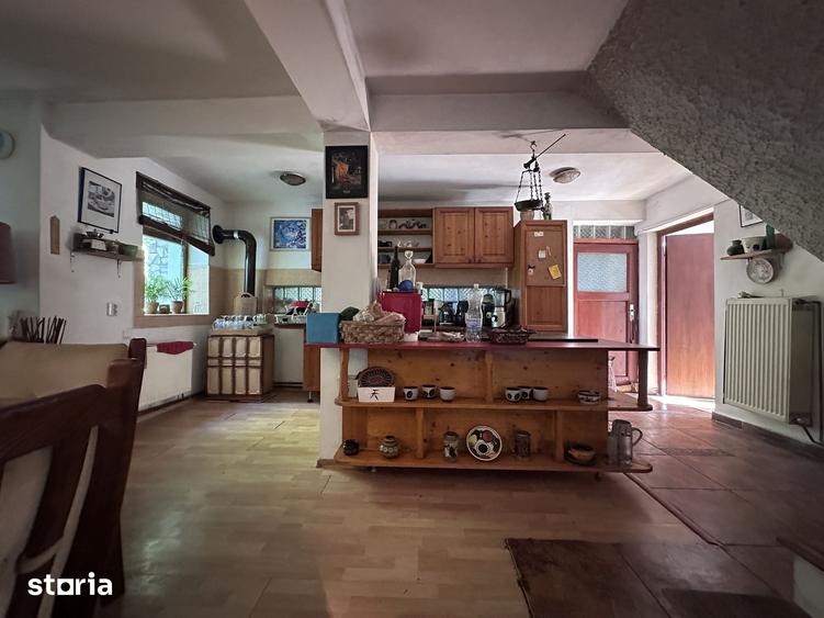 Vanzare casa in Pucioasa, Dambovi?a - 4 camere - teren 5.808 mp - 13