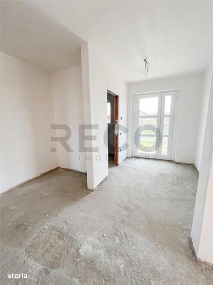 Casă cu 4 camere cu Teren 437 Mp în Sântandrei