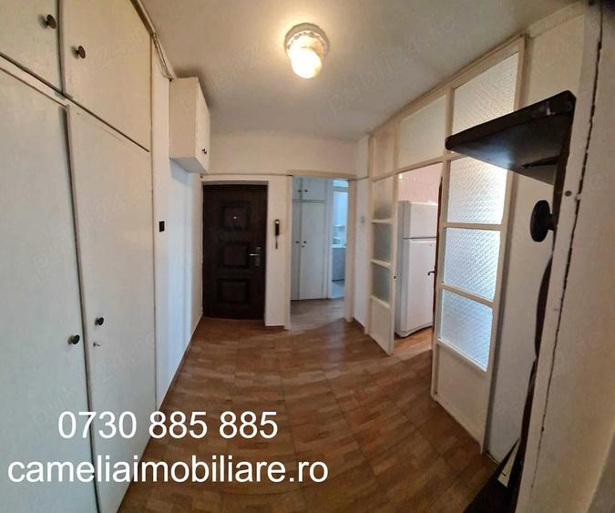 Apartament cu 3 camere semidecomandat în Drumul Taberei