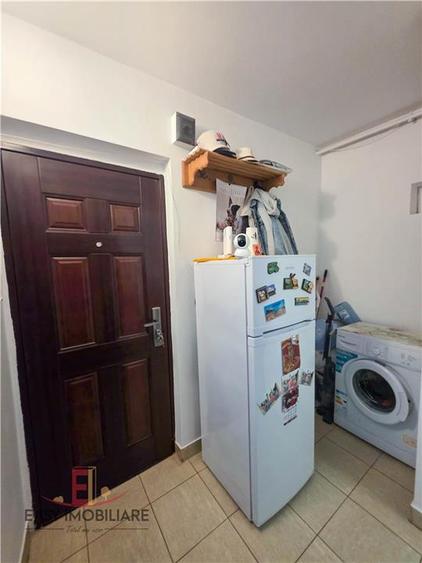 Garsonieră decomandată în Central