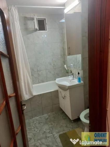 Apartament cu 2 camere decomandat în Casa de Cultură
