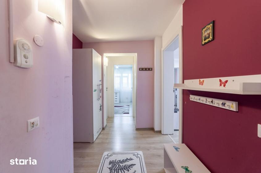 Apartament cu 3 camere semidecomandat, mobilat în Calea București