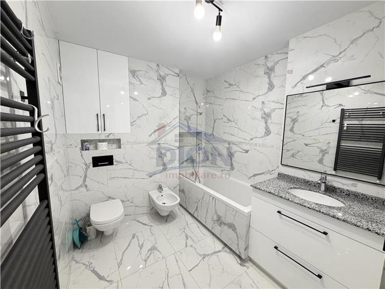 Apartament cu 4 camere decomandat, mobilat în Decebal