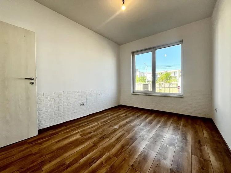 Duplex cu 5 camere cu Canalizare în Giroc