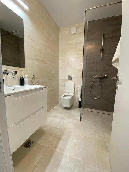 Apartament cu 3 camere semidecomandat, mobilat în Herăstrău