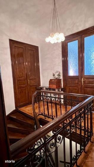 Apartament cu 5 camere decomandat, mobilat în Eminescu