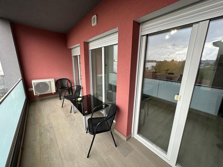 Apartament cu 3 camere decomandat în Aradului