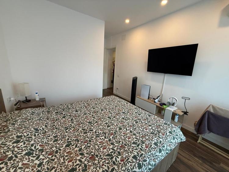 Apartament cu 3 camere decomandat în P-ța Victoriei