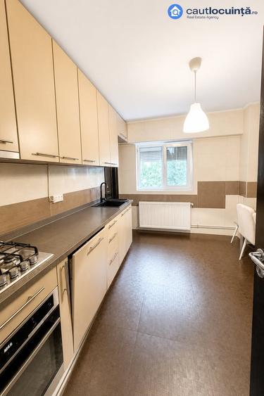 Apartament cu 3 camere în Lujerului