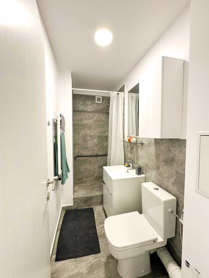 Apartament cu 2 camere decomandat în Eroii Revoluției