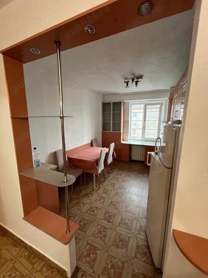 Apartament cu 3 camere decomandat în Nufărul