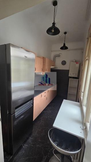 Casă cu 3 camere cu Canalizare în Central