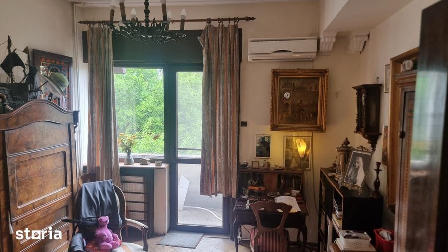 Apartament cu 5 camere în Central