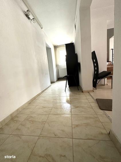 Apartament cu 4 camere în Cetate