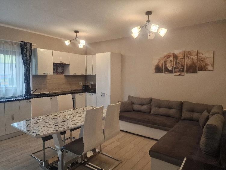 Apartament cu 3 camere decomandat în Dumbrăvița